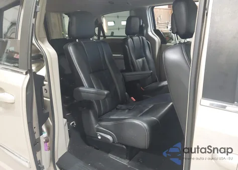 2012 Chrysler Town & Country Touring z USA, uszkodzony, nr VIN 2C4RC1BG8CR325682